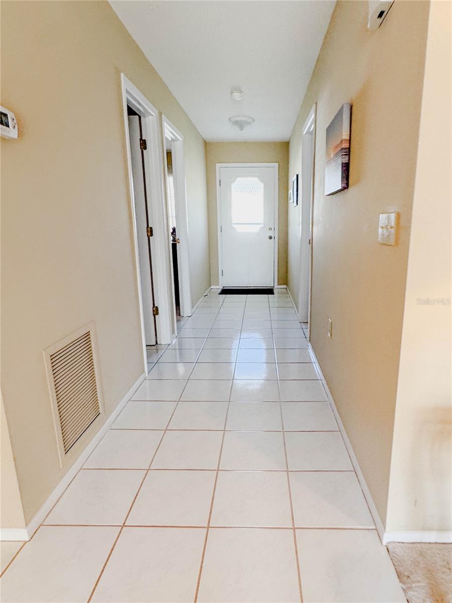 Image 13 of 27 For 737 Vivienda West Boulevard 26