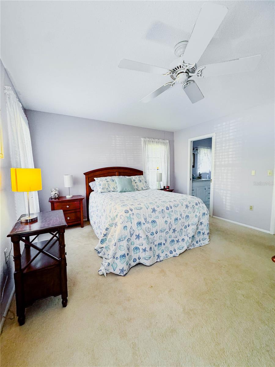 Image 15 of 27 For 737 Vivienda West Boulevard 26