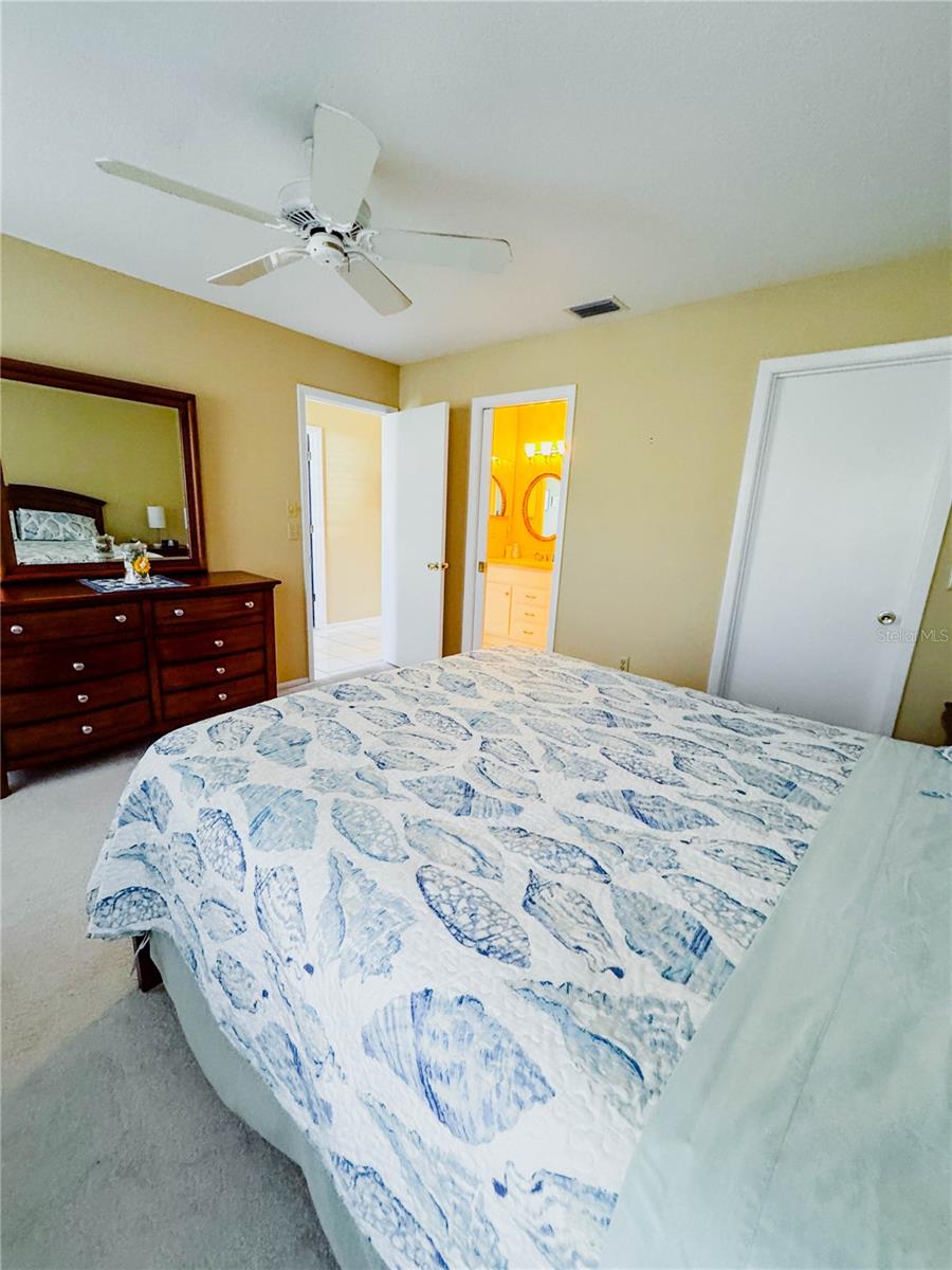 Image 17 of 27 For 737 Vivienda West Boulevard 26