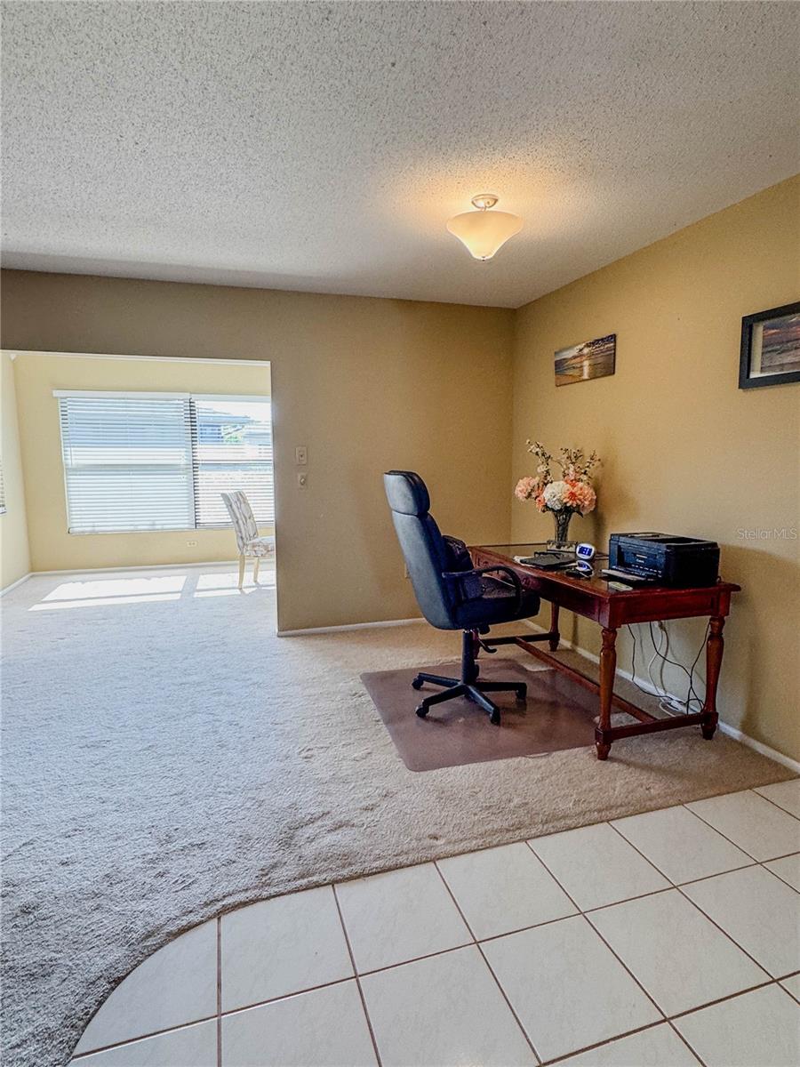 Image 7 of 27 For 737 Vivienda West Boulevard 26