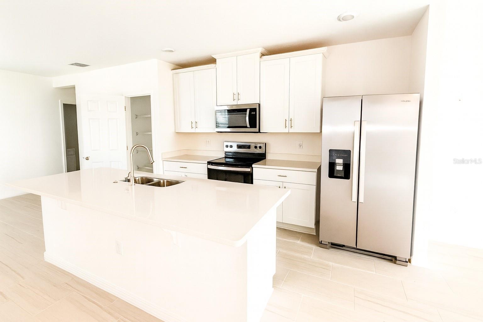 Image 2 of 8 For 3552 Broadwing Boulevard