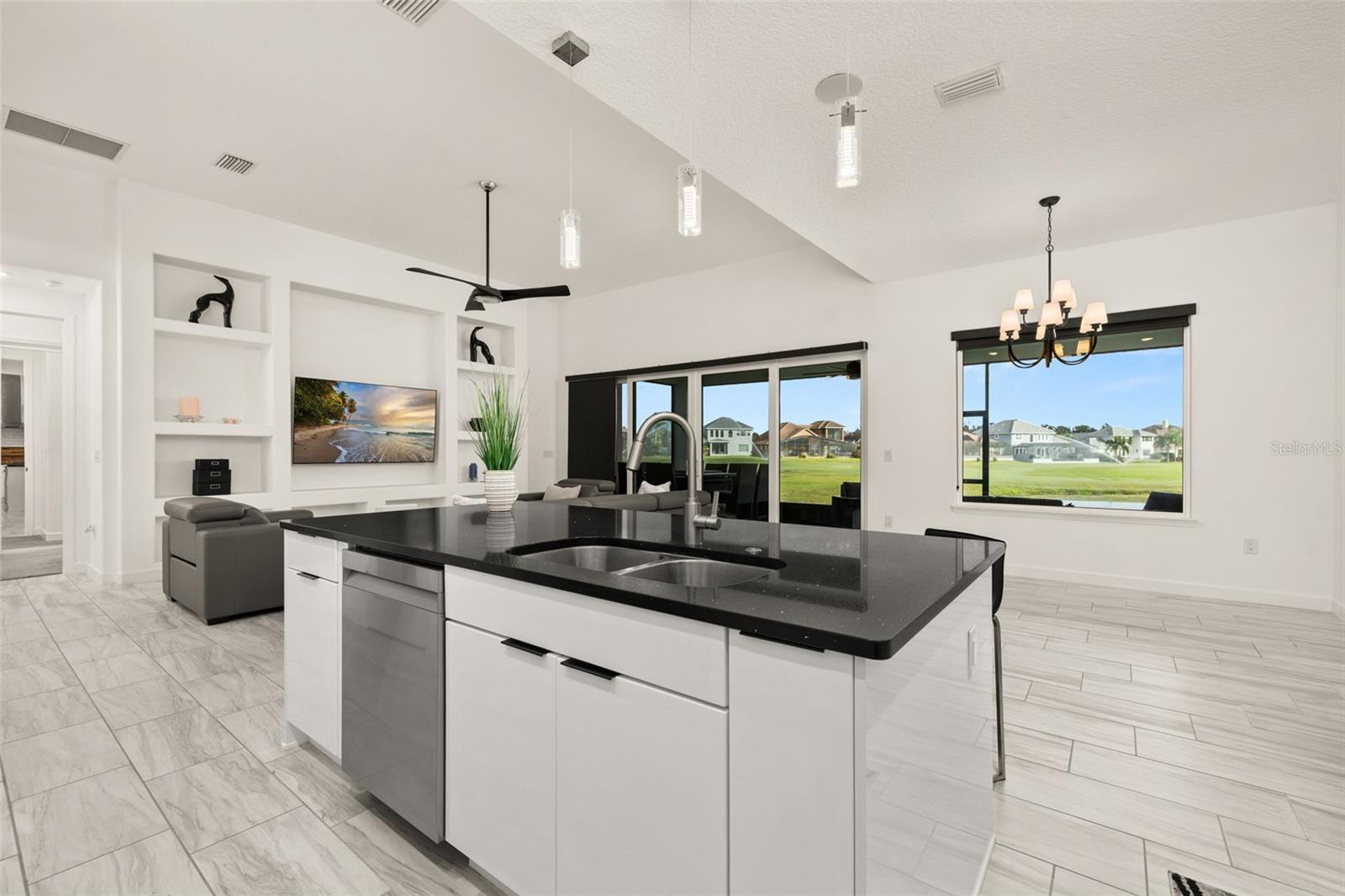 Image 17 of 48 For 2592 Heritage Green Avenue