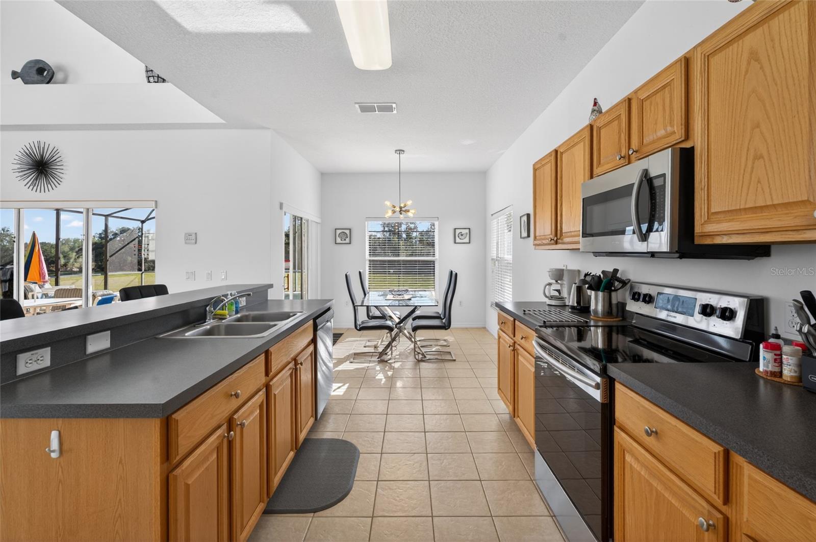 Image 21 of 50 For 169 Moorgate Drive