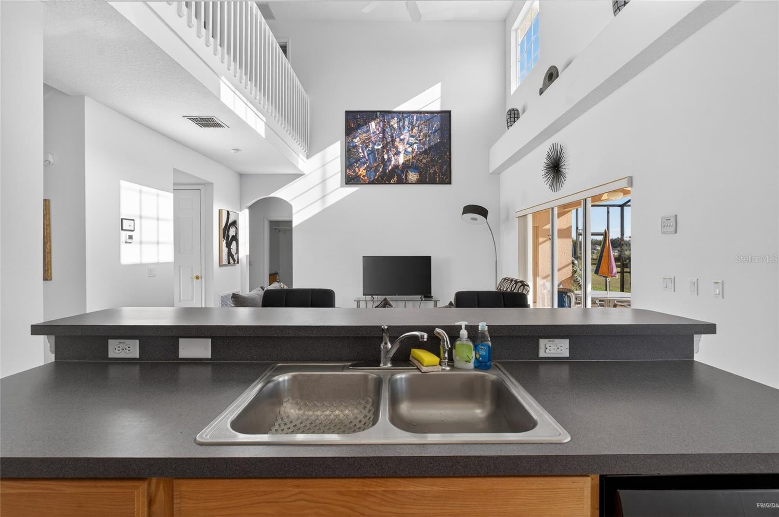 Image 23 of 50 For 169 Moorgate Drive