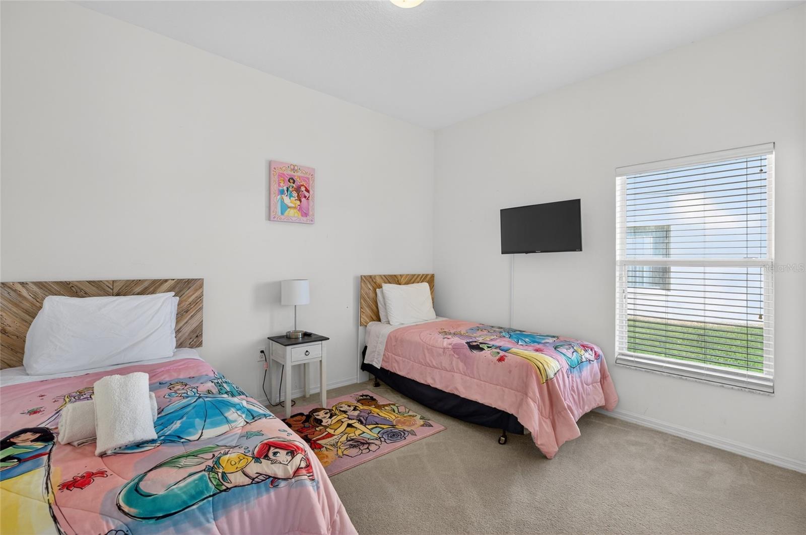 Image 24 of 50 For 169 Moorgate Drive