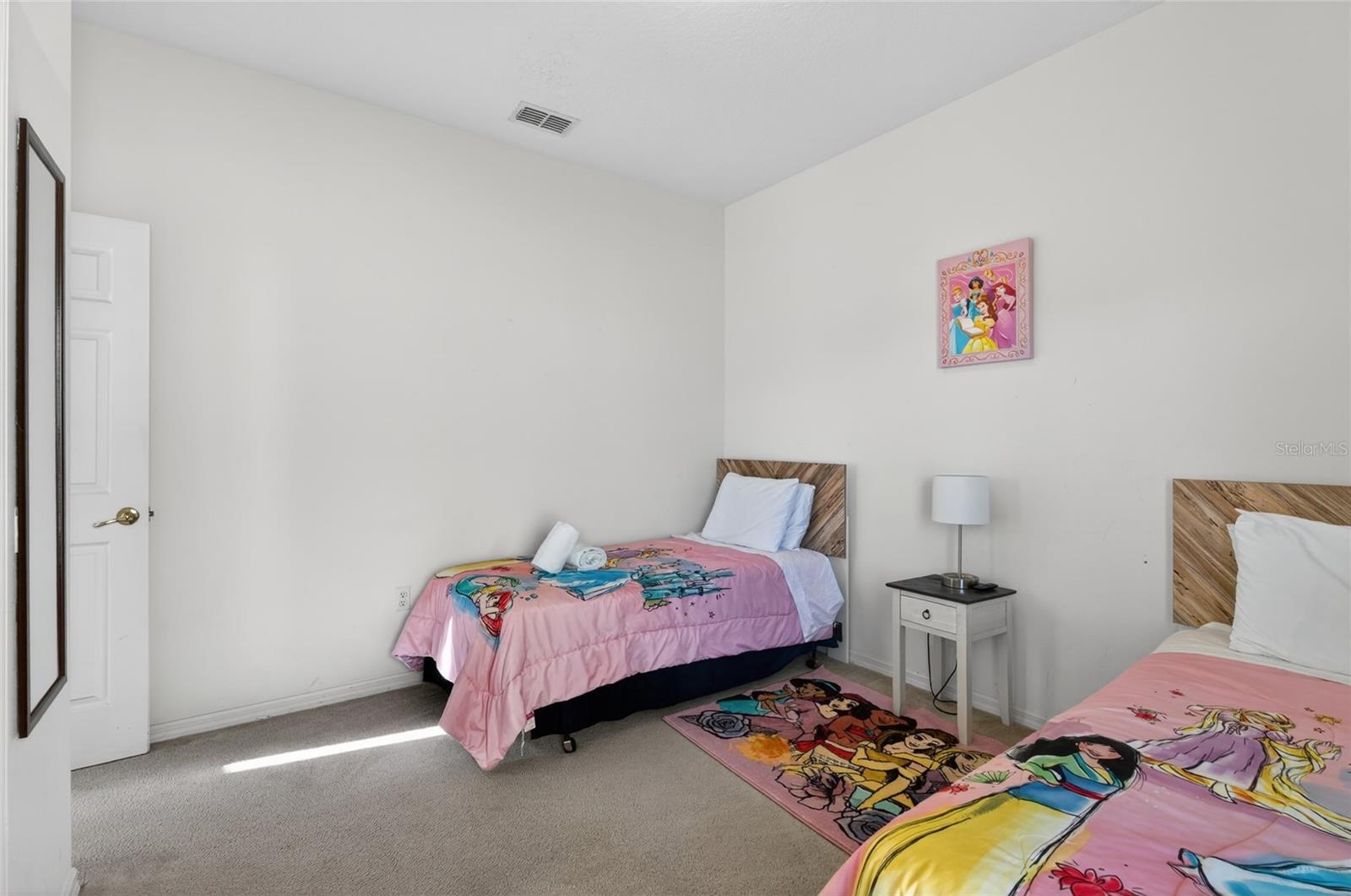 Image 25 of 50 For 169 Moorgate Drive