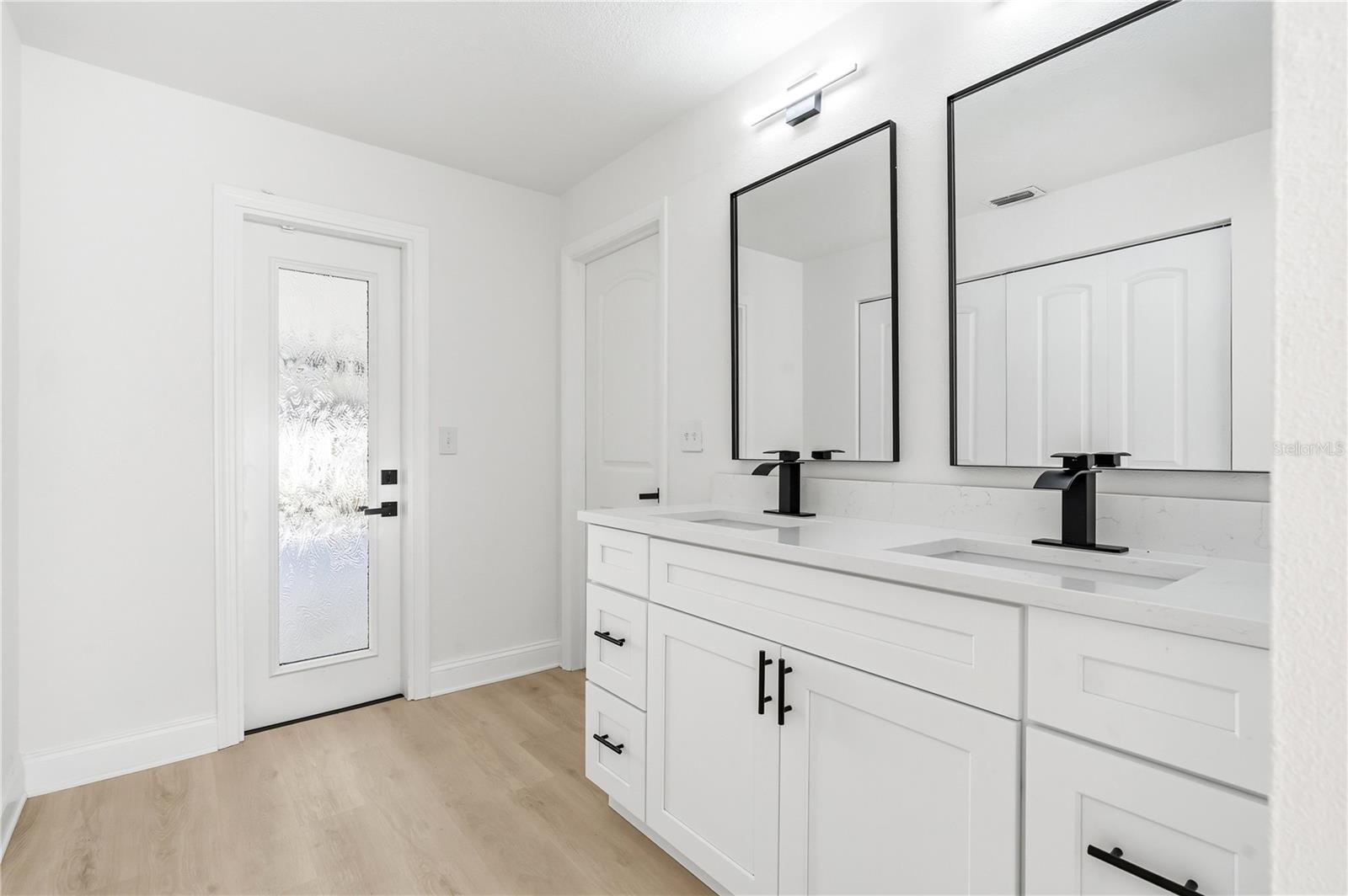 Image 32 of 47 For 1985 Japonica Road