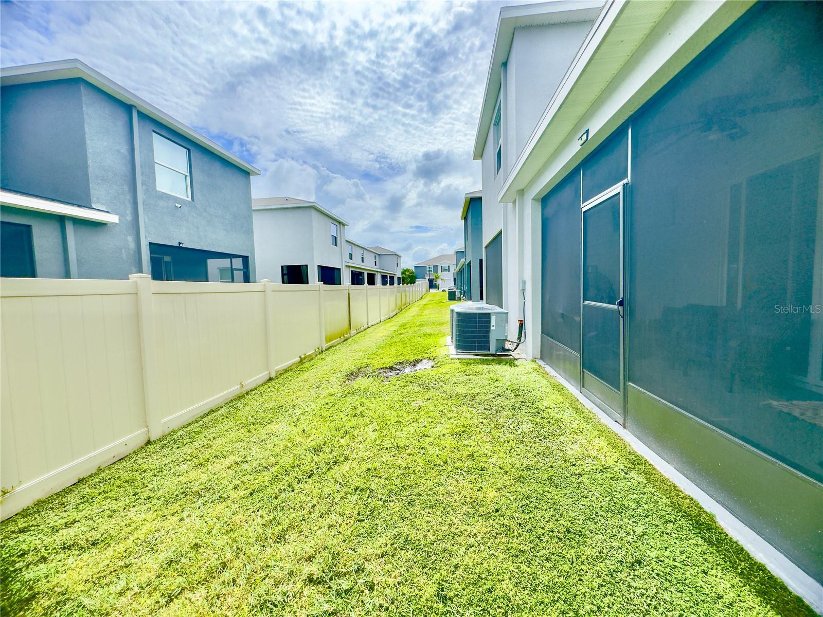 Image 13 of 19 For 2922 Boxwood Grove Row