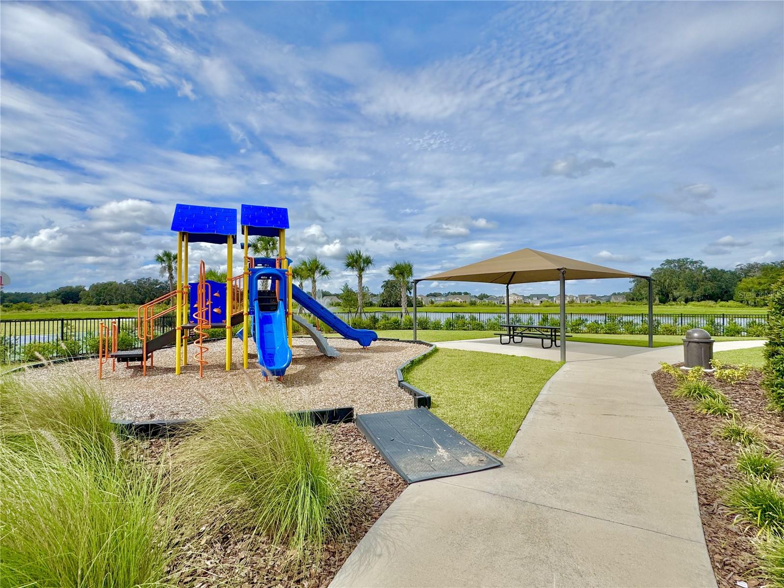 Image 16 of 19 For 2922 Boxwood Grove Row