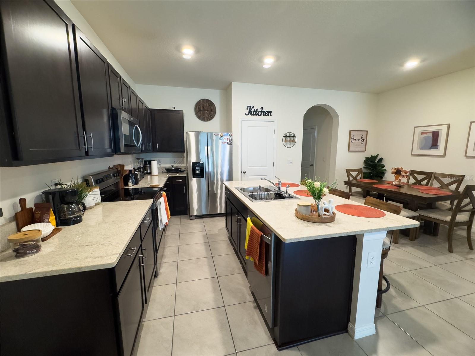 Image 3 of 19 For 2922 Boxwood Grove Row