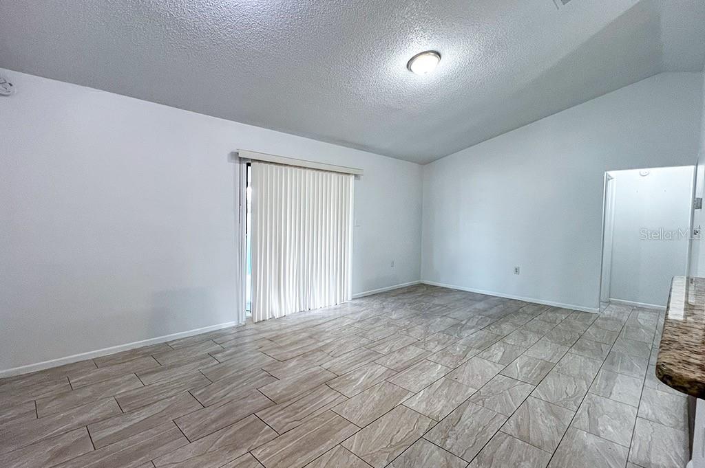 Image 11 of 26 For 10 York Court