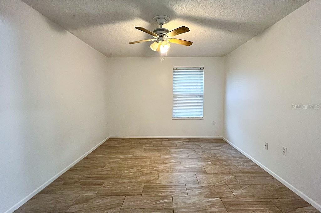 Image 13 of 26 For 10 York Court