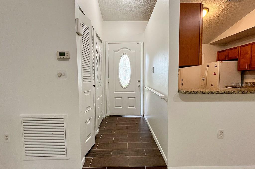 Image 16 of 26 For 10 York Court