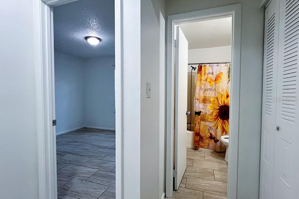 Image 18 of 26 For 10 York Court