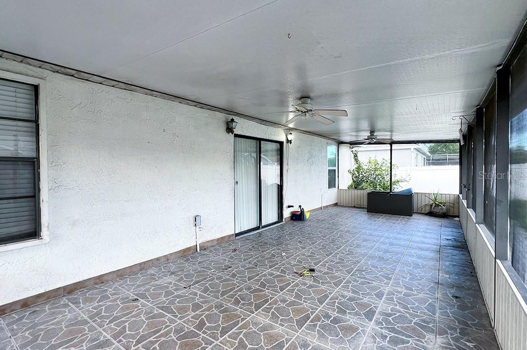 Image 21 of 26 For 10 York Court