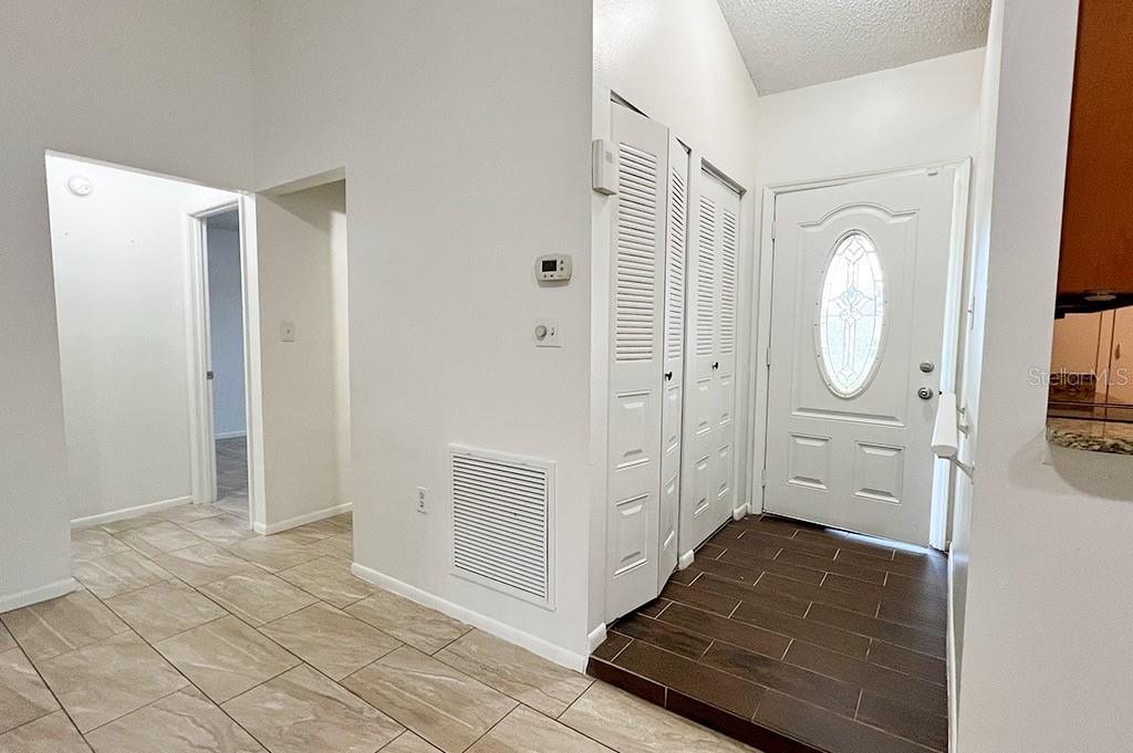 Image 9 of 26 For 10 York Court