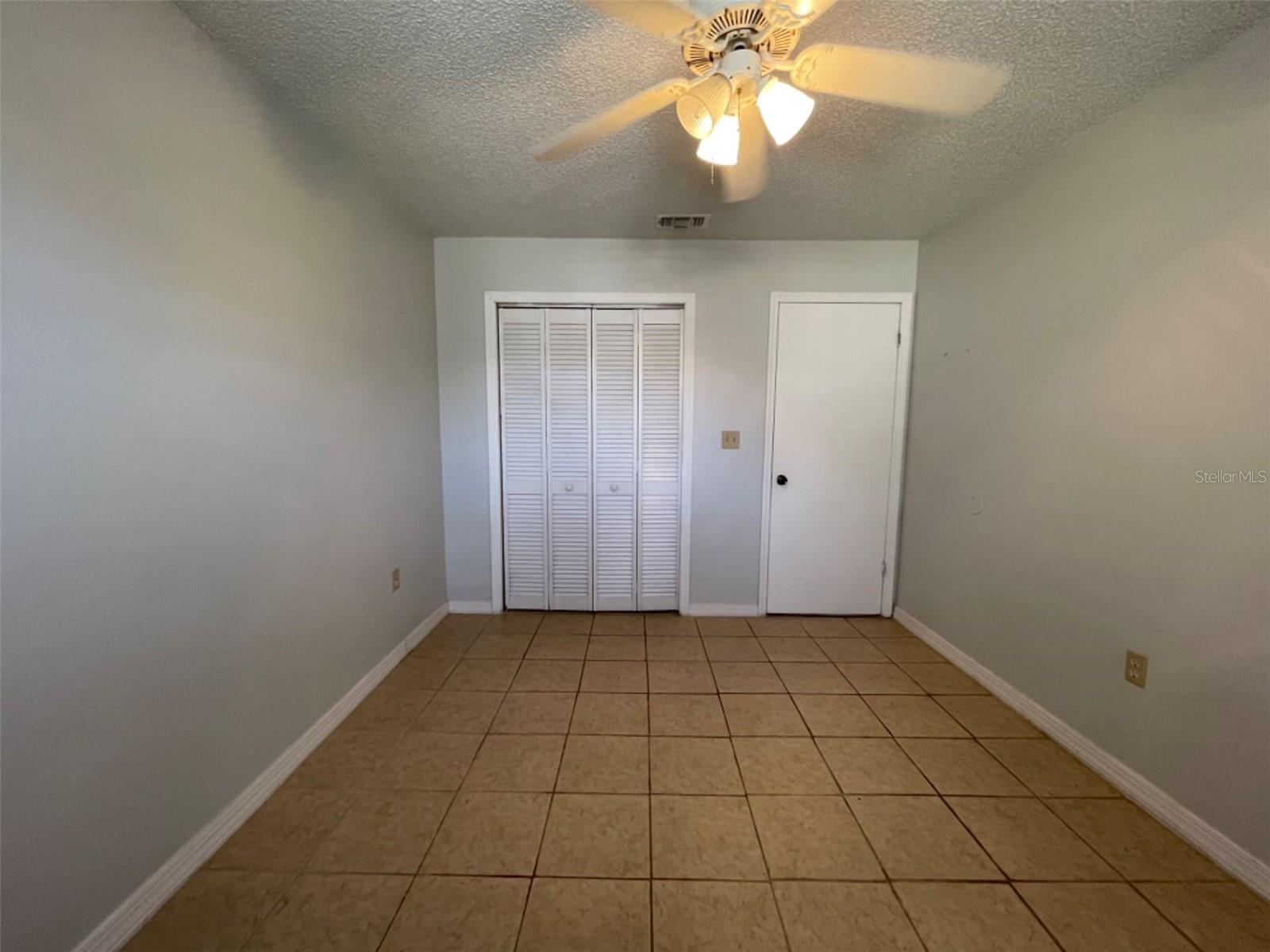 Image 21 of 24 For 809 Glastonbury Drive