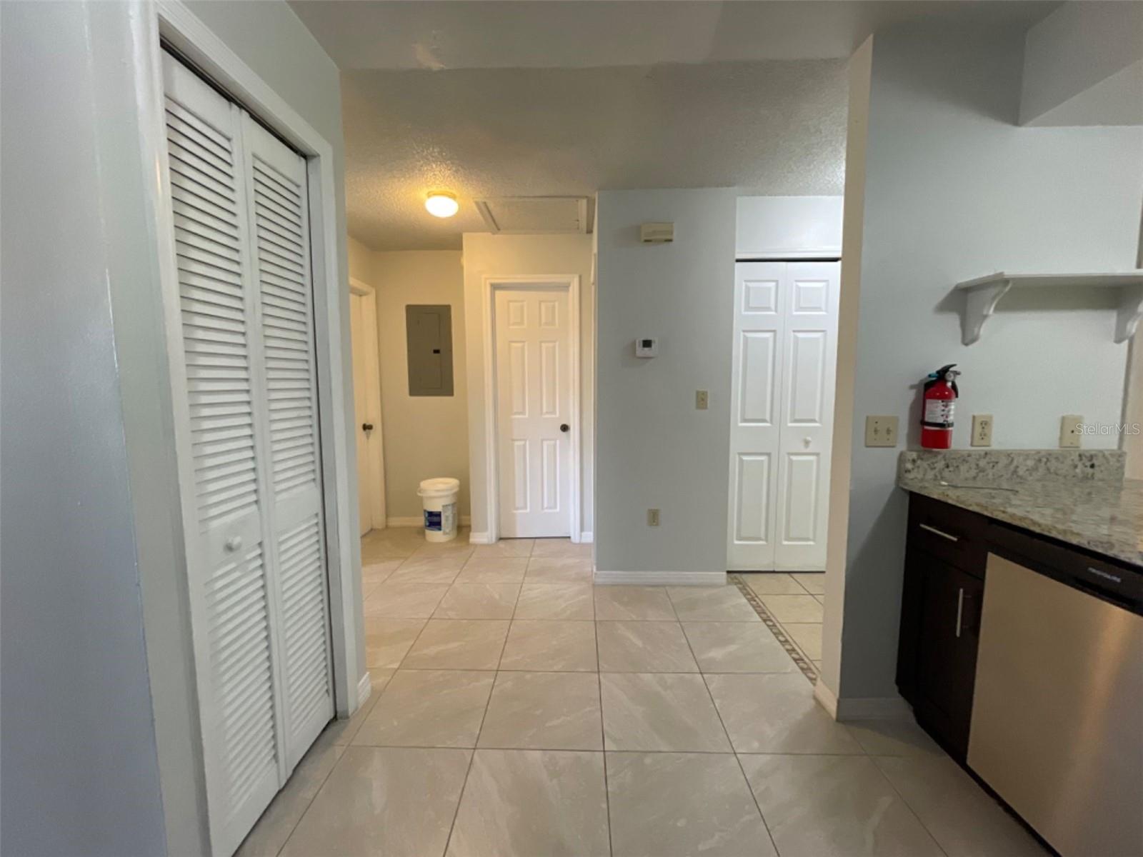 Image 22 of 24 For 809 Glastonbury Drive