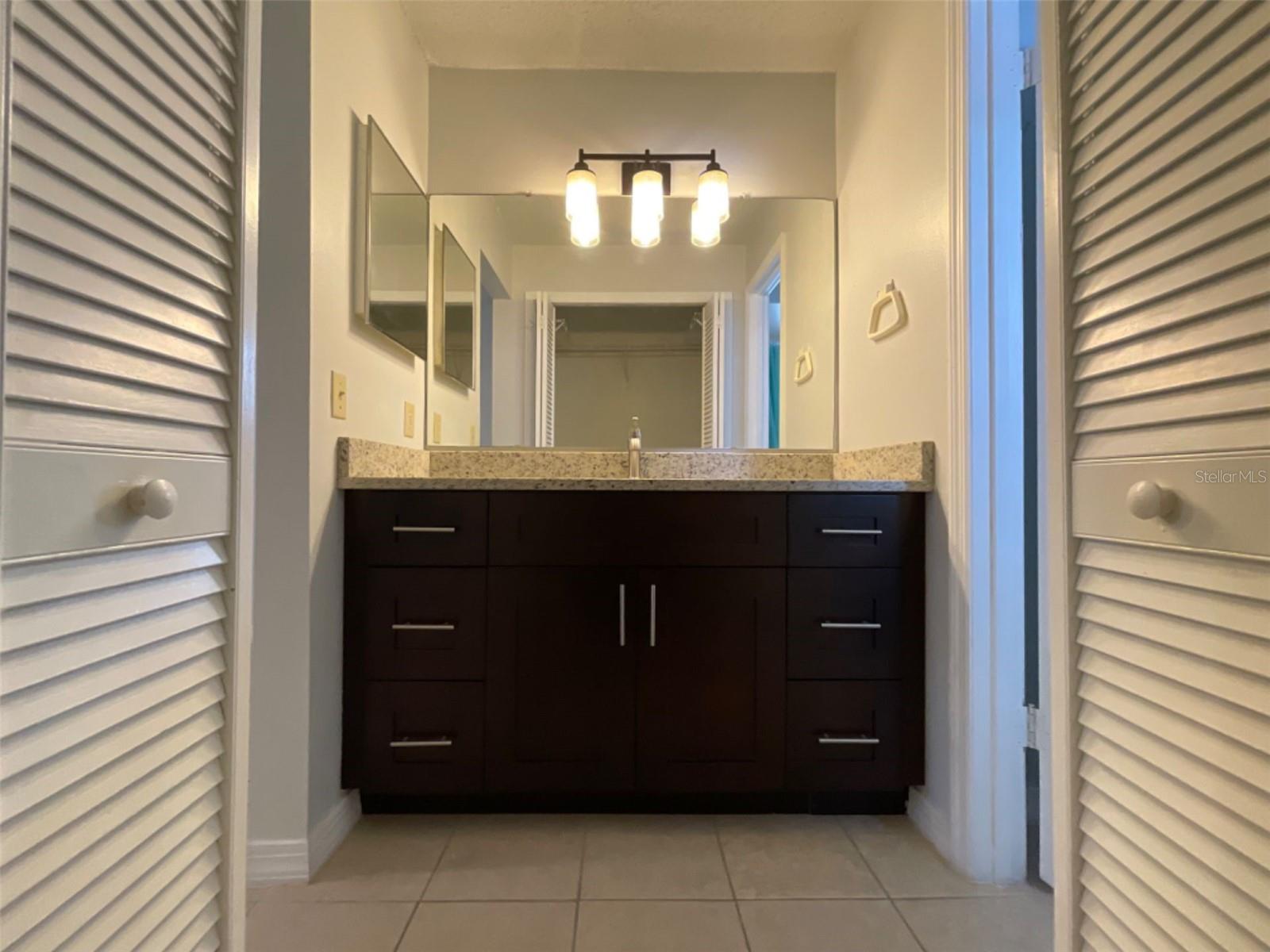 Image 23 of 24 For 809 Glastonbury Drive