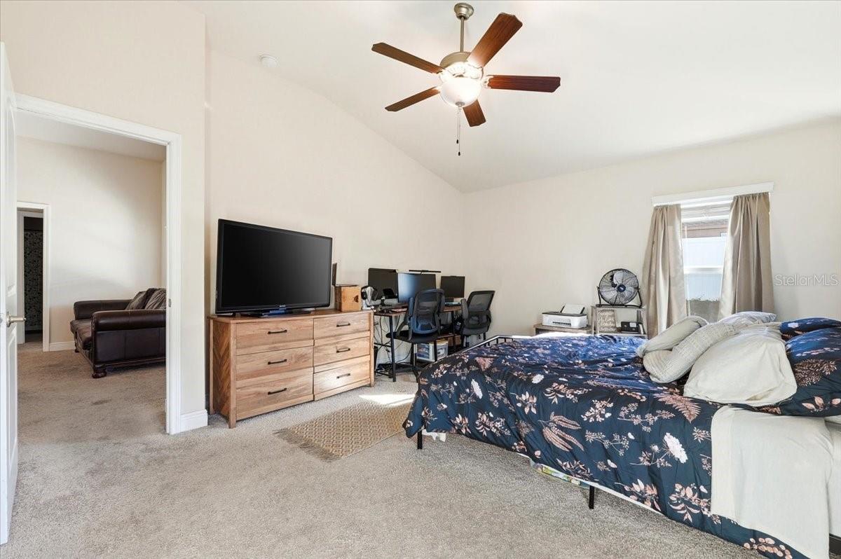 Image 19 of 45 For 1129 Legatto Loop