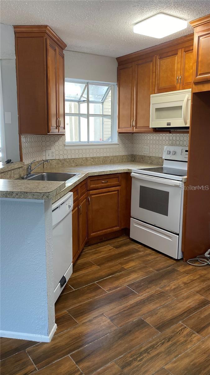 Image 2 of 8 For 1940 Lake Atriums Circle 96