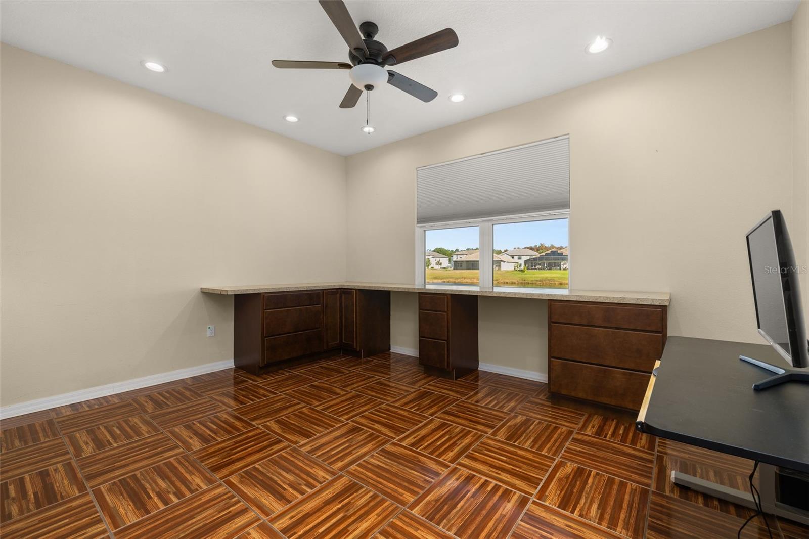 Image 39 of 100 For 2801 Rialto Court