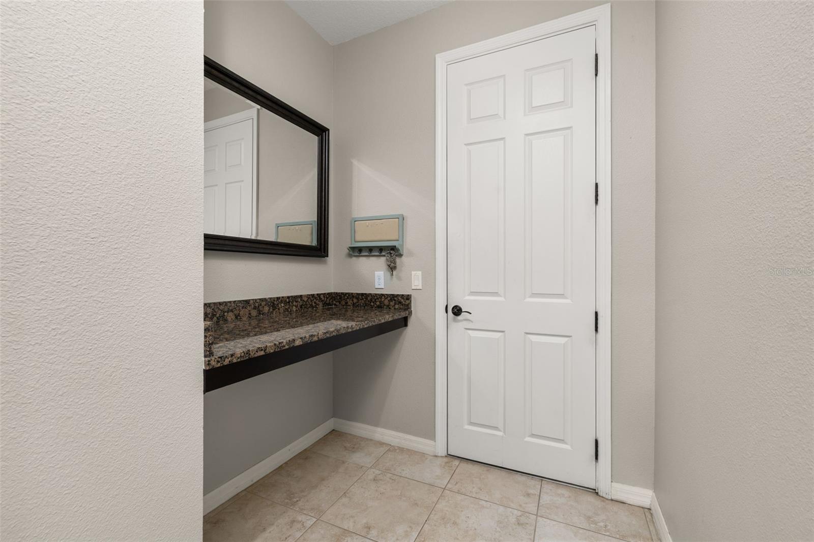 Image 42 of 100 For 2801 Rialto Court