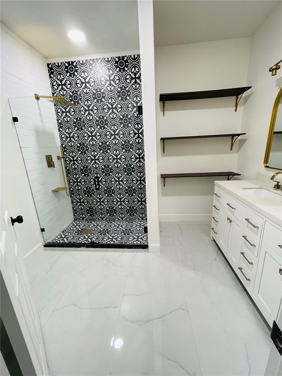 Image 10 of 21 For 207 Vizcay Way