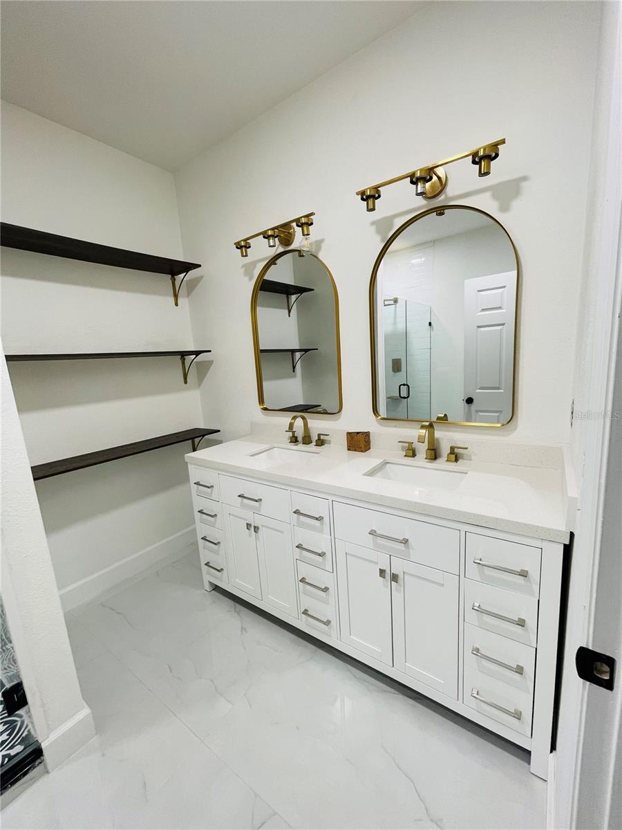 Image 14 of 21 For 207 Vizcay Way