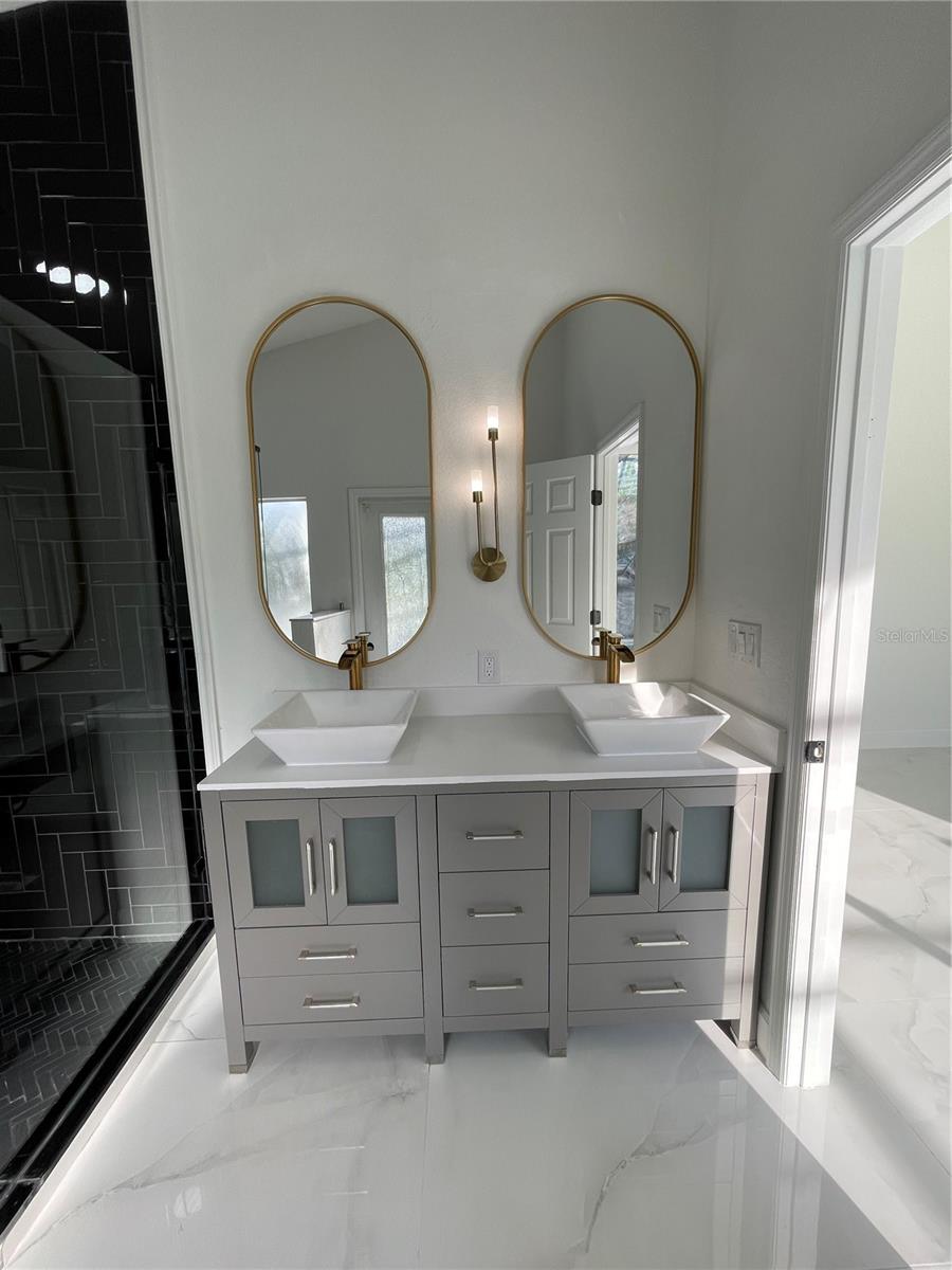 Image 15 of 21 For 207 Vizcay Way