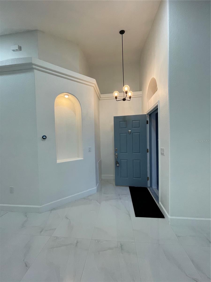 Image 16 of 21 For 207 Vizcay Way