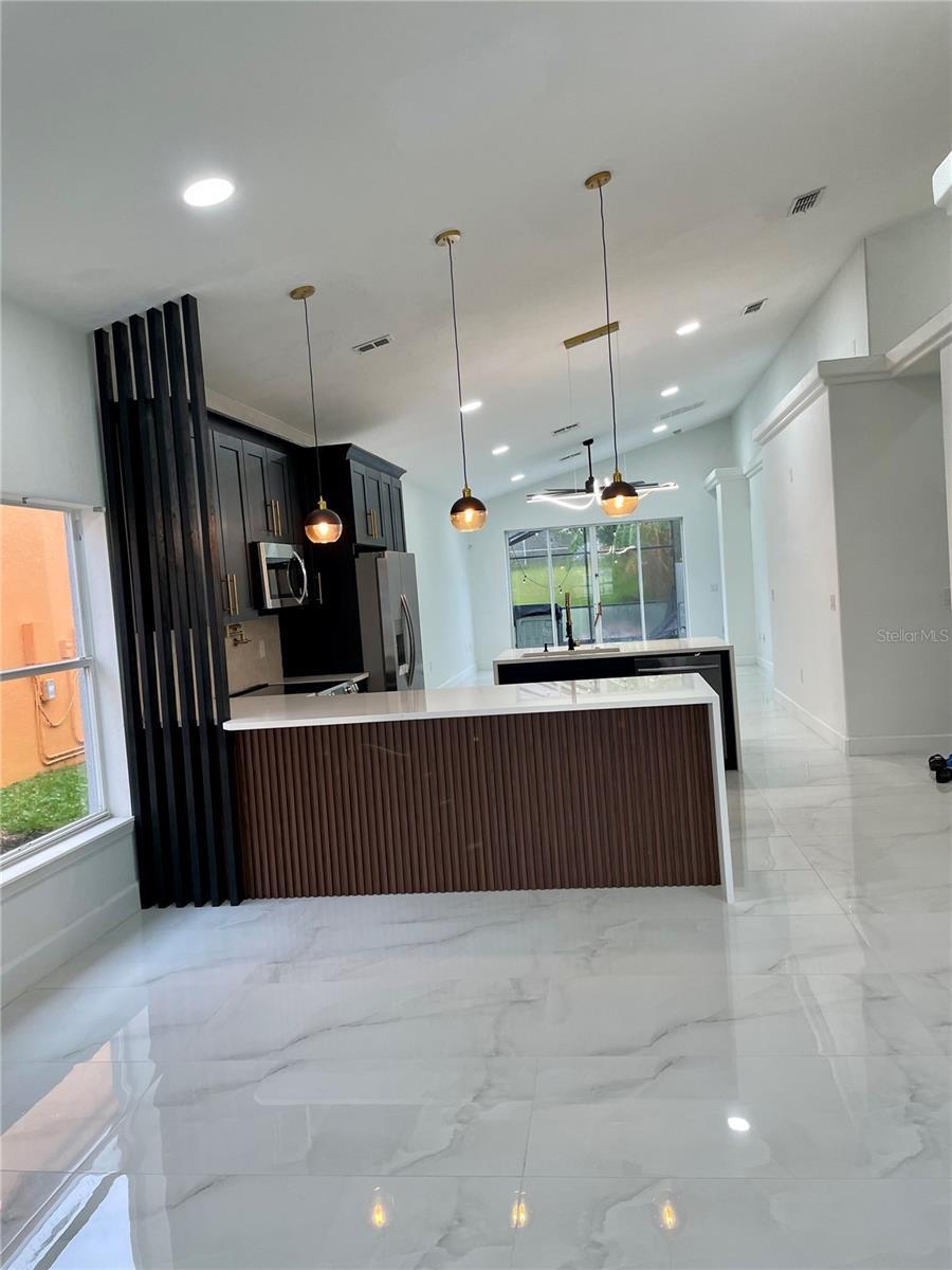 Image 2 of 21 For 207 Vizcay Way