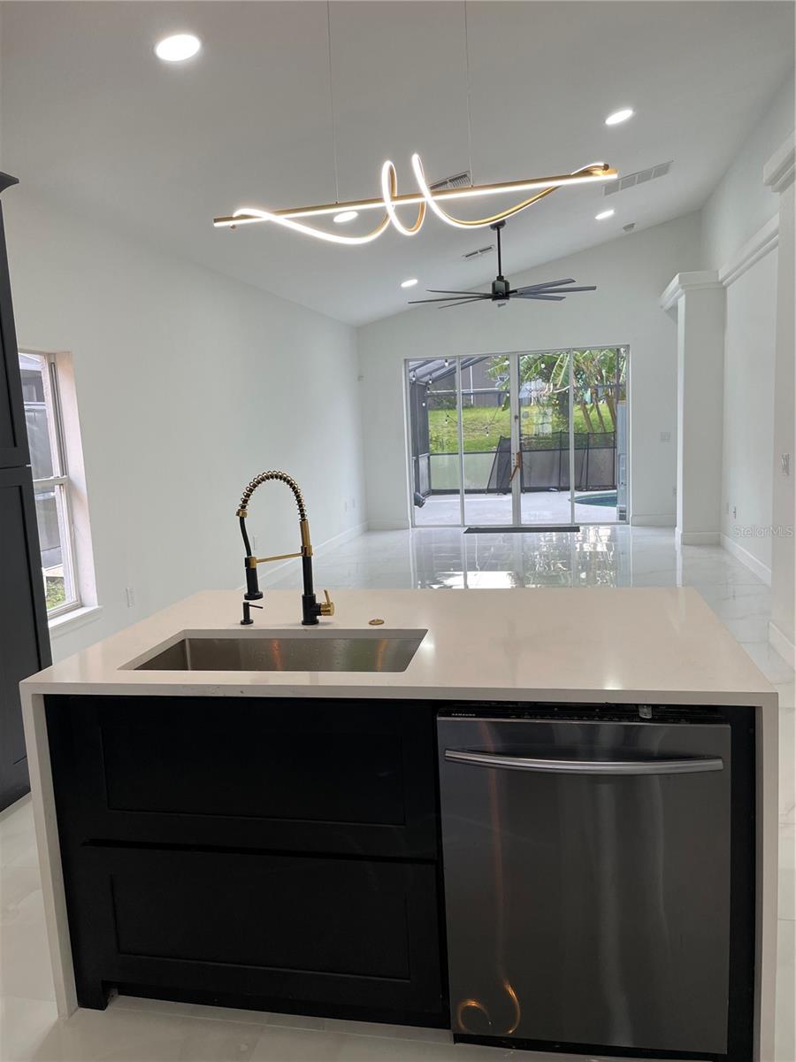 Image 6 of 21 For 207 Vizcay Way