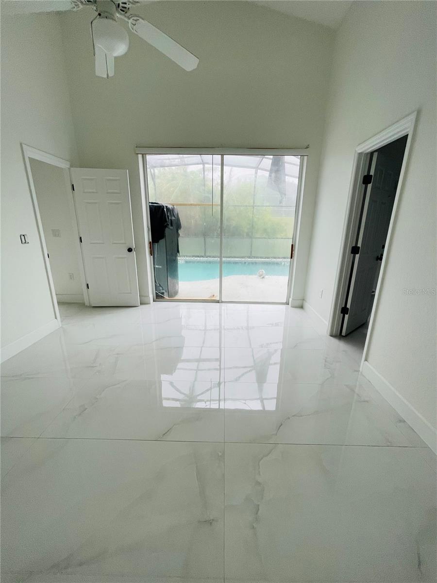 Image 8 of 21 For 207 Vizcay Way