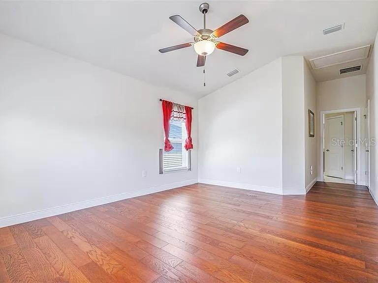 Image 11 of 21 For 404 Rio Grande Court