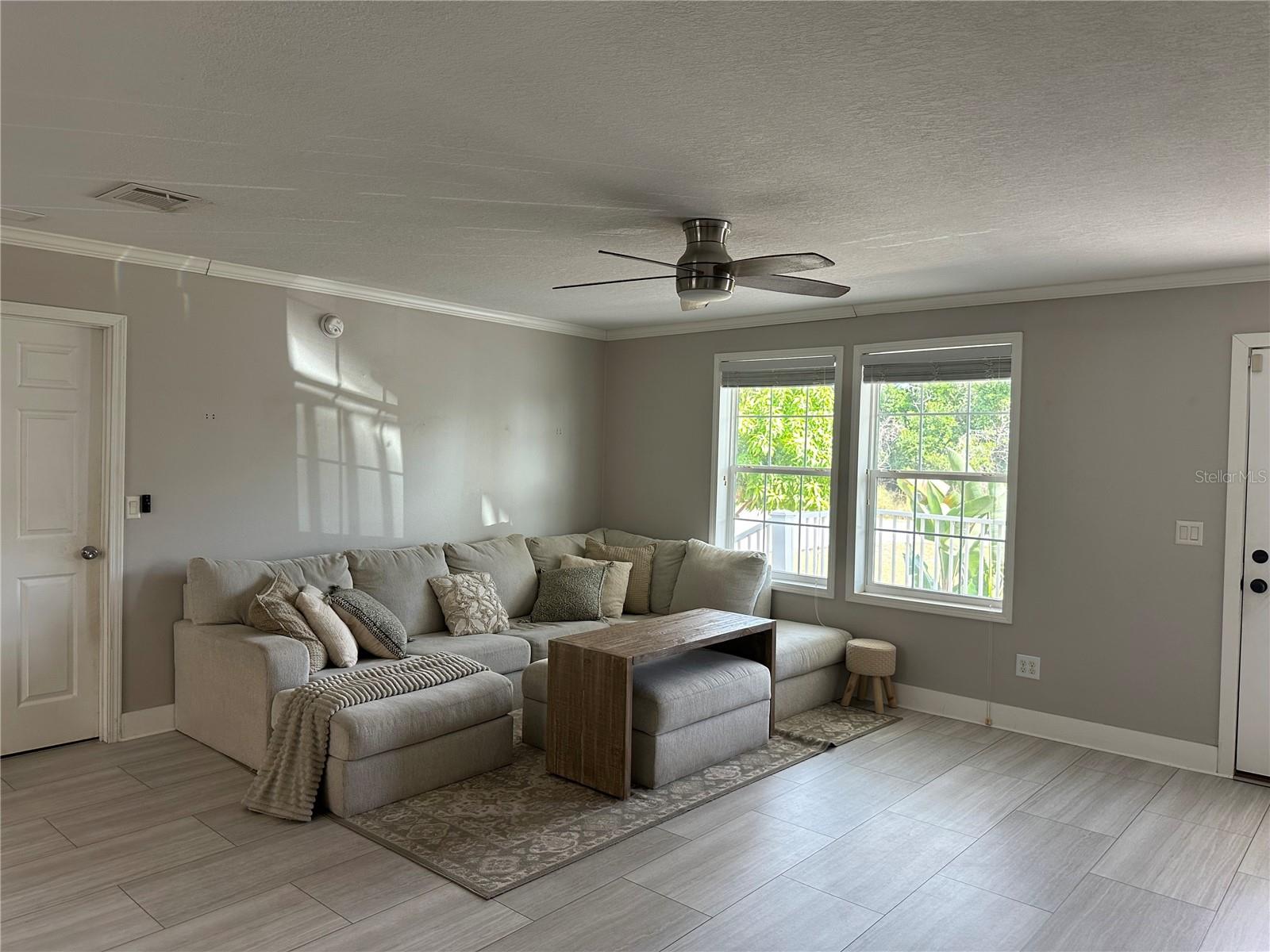 Image 11 of 53 For 221 2nd Street