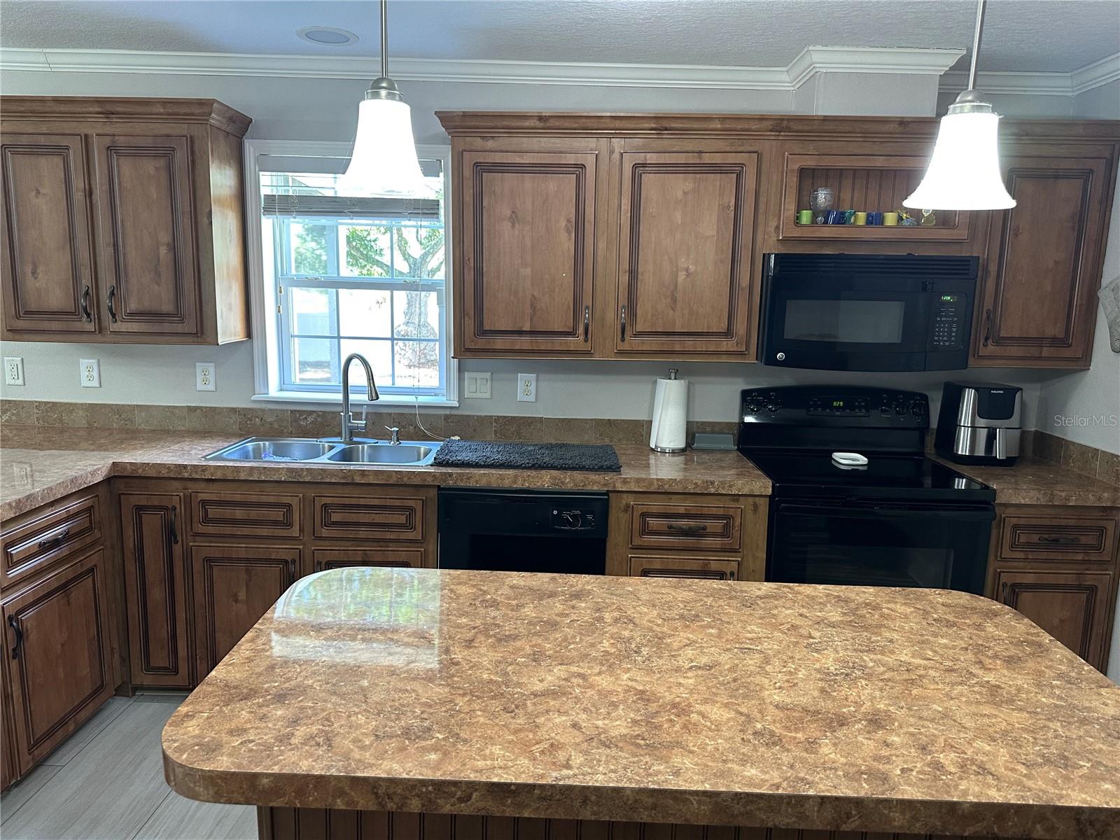 Image 15 of 53 For 221 2nd Street