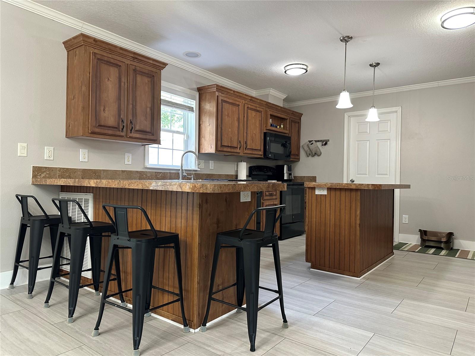 Image 18 of 53 For 221 2nd Street