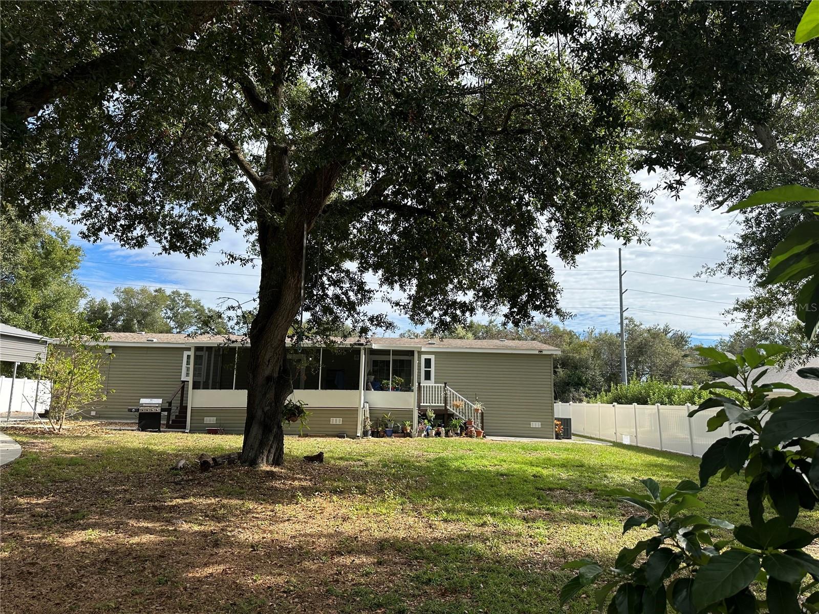 Image 40 of 53 For 221 2nd Street