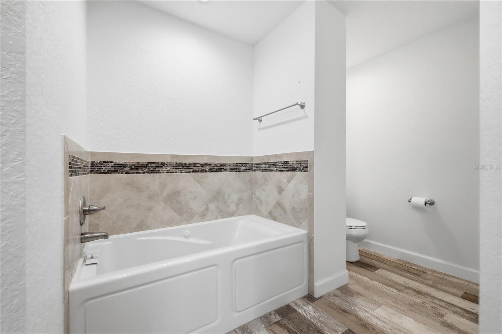 Image 25 of 41 For 3805 115th Street