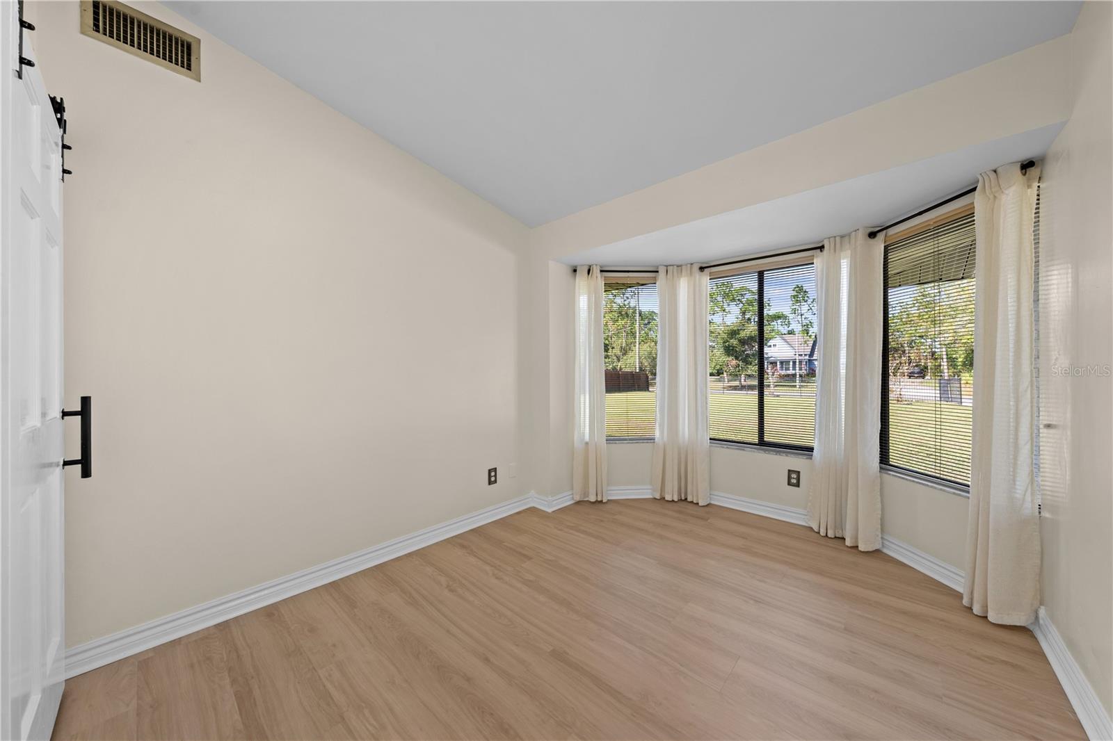 Image 11 of 52 For 6930 Greenhorn Path