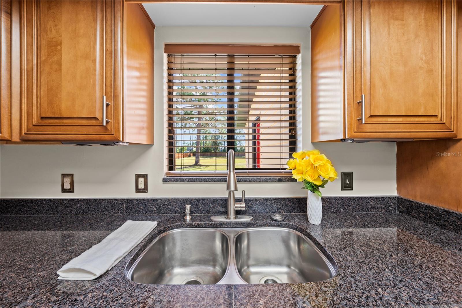 Image 17 of 52 For 6930 Greenhorn Path