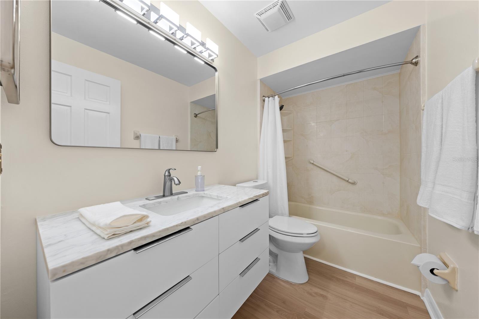 Image 32 of 52 For 6930 Greenhorn Path