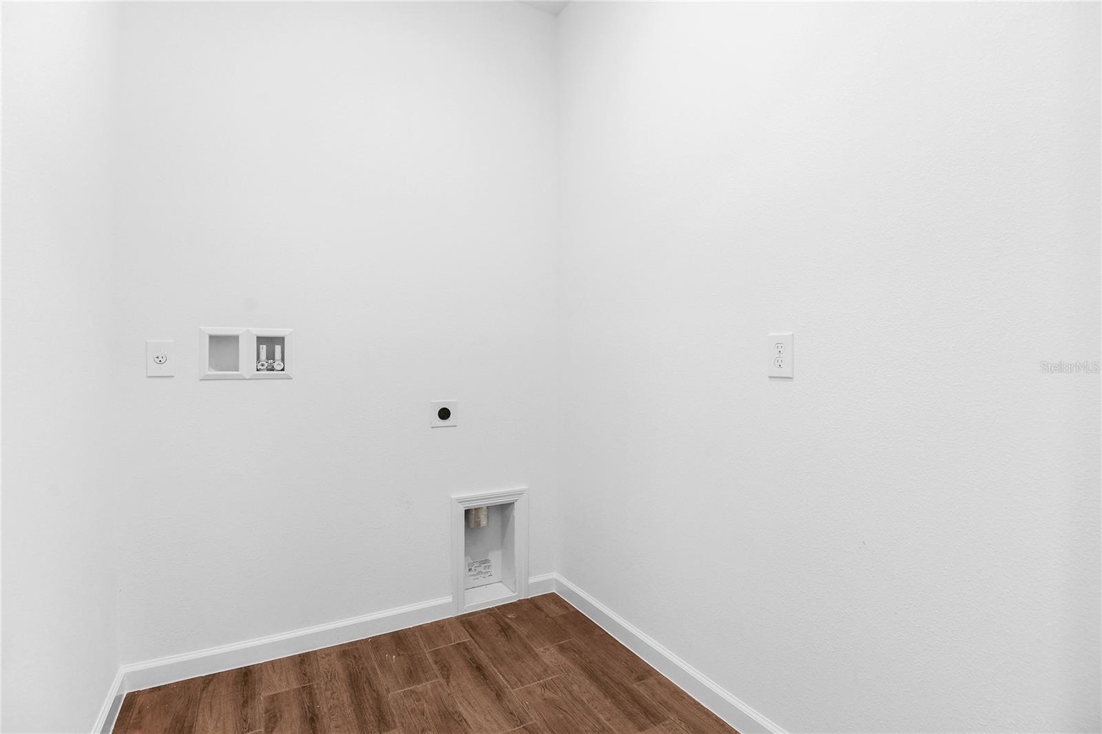 Image 16 of 19 For 5355 Mickey Avenue