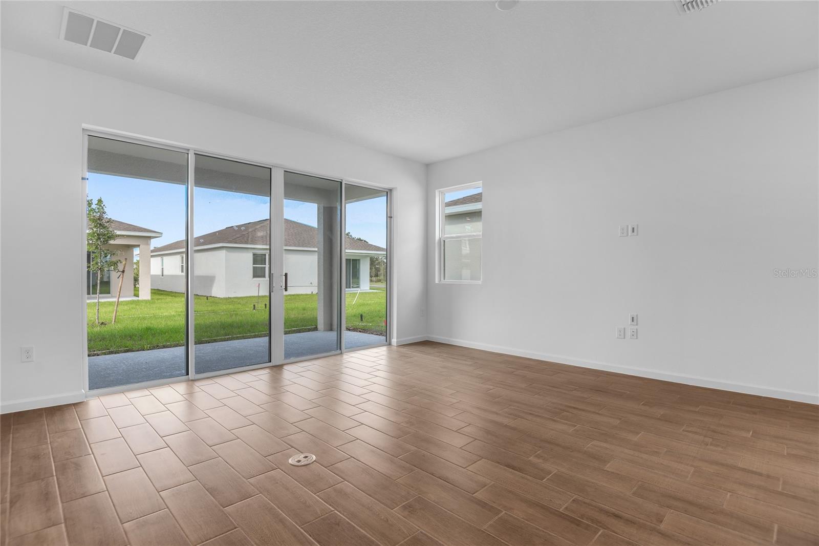 Image 9 of 19 For 5355 Mickey Avenue