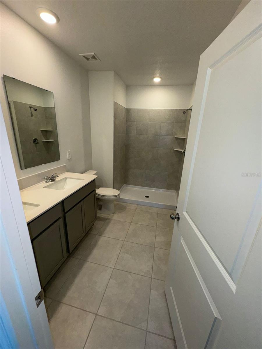 Image 17 of 29 For 1441 Deepwater Circle