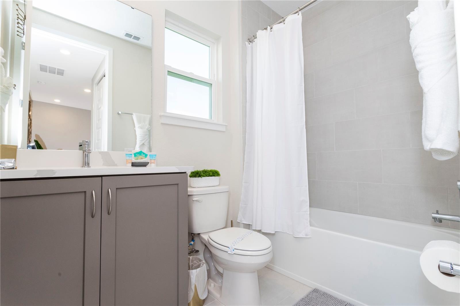 Image 33 of 52 For 772 Driving Range Court