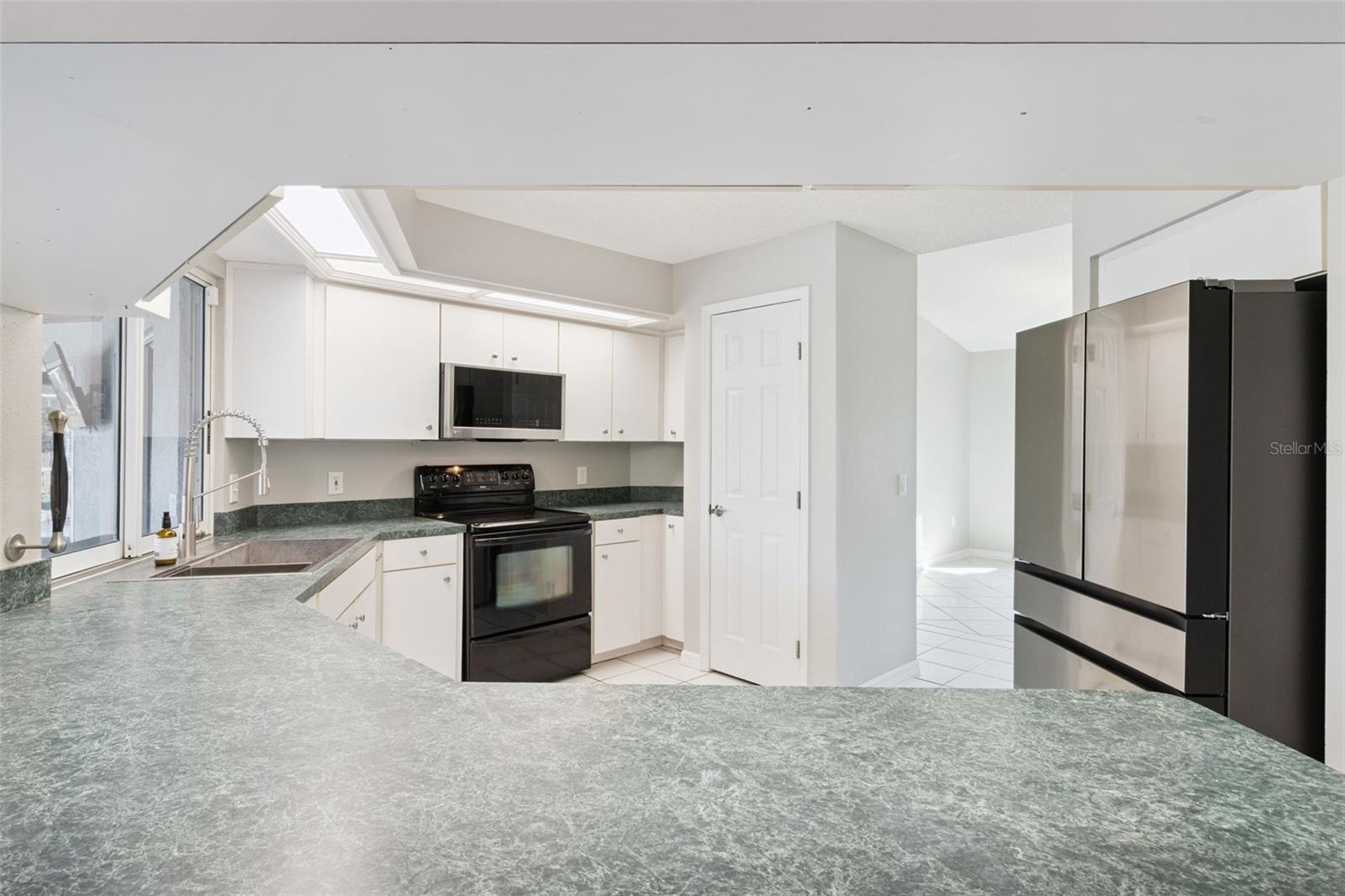 Image 11 of 44 For 1459 Banbury Loop N