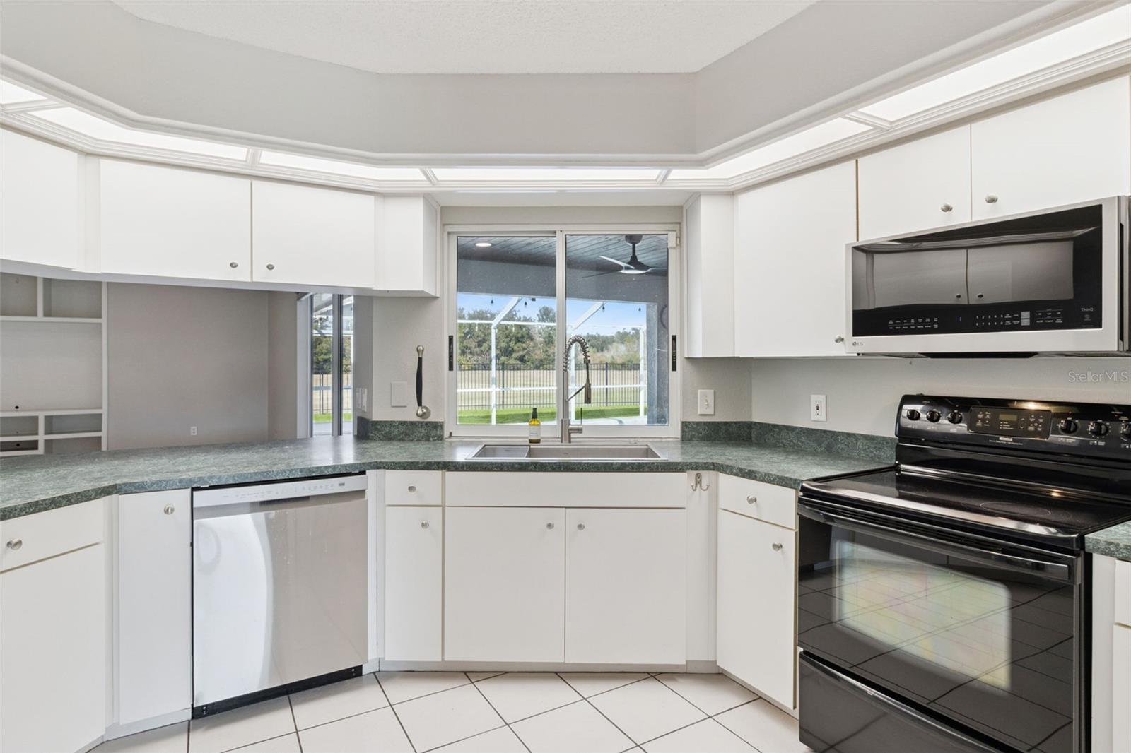 Image 16 of 44 For 1459 Banbury Loop N