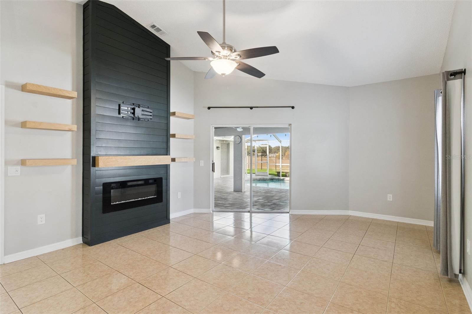 Image 22 of 44 For 1459 Banbury Loop N